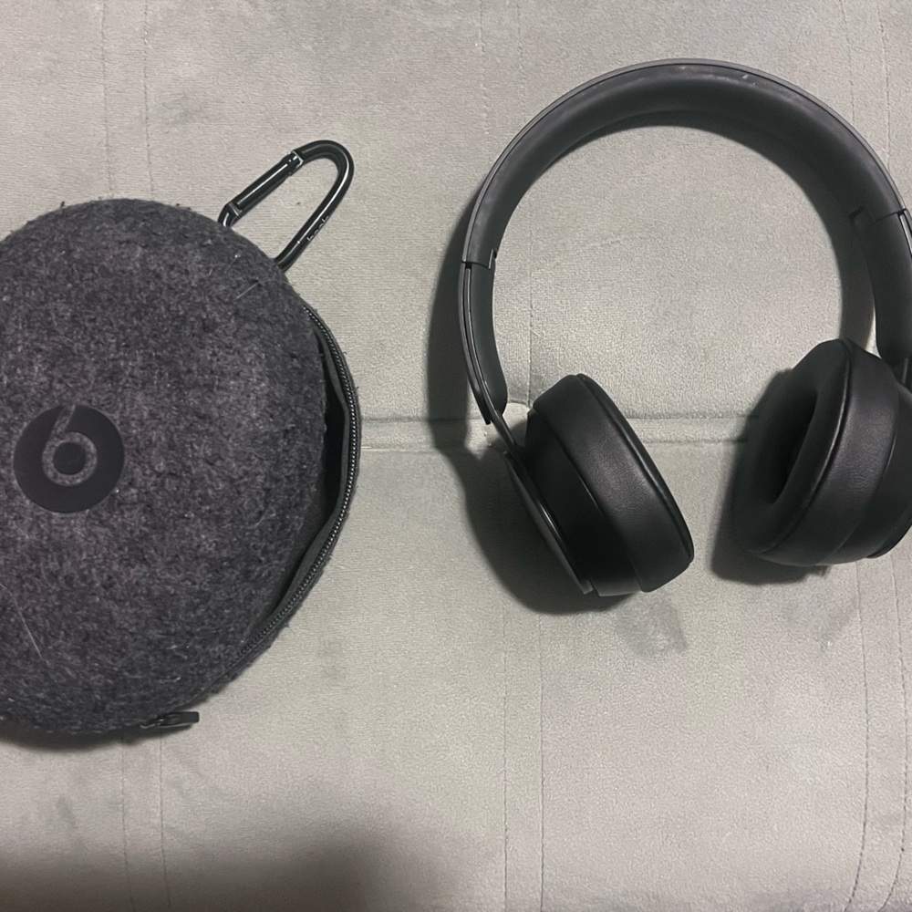 Beats Solo Pro